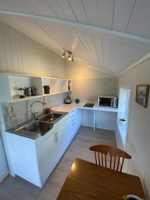 The Little Red Cabin Lofoten Urda Bagian luar foto