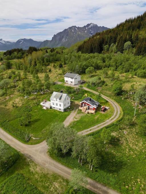 The Little Red Cabin Lofoten Urda Bagian luar foto