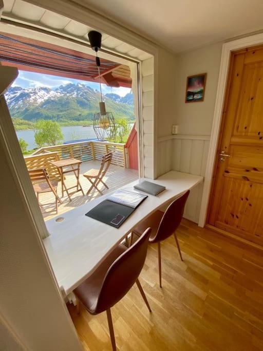 The Little Red Cabin Lofoten Urda Bagian luar foto