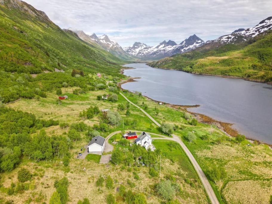 The Little Red Cabin Lofoten Urda Bagian luar foto